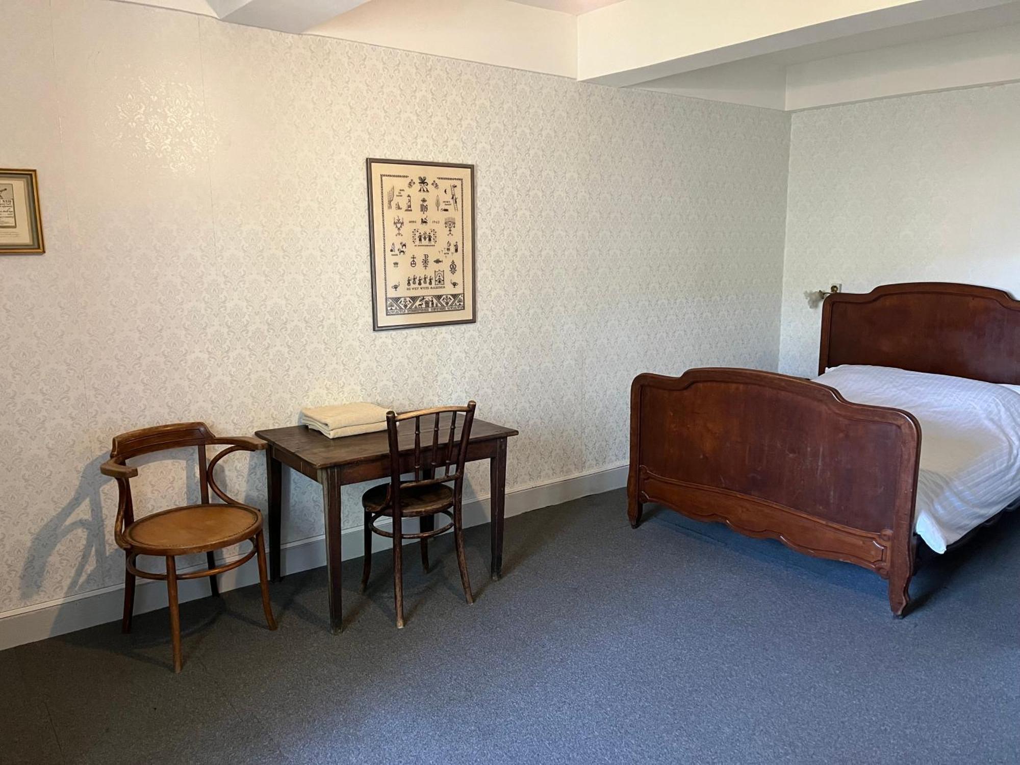 Domaine De L'Amiral Bed & Breakfast Saint-Laurent-du-Pape Bagian luar foto