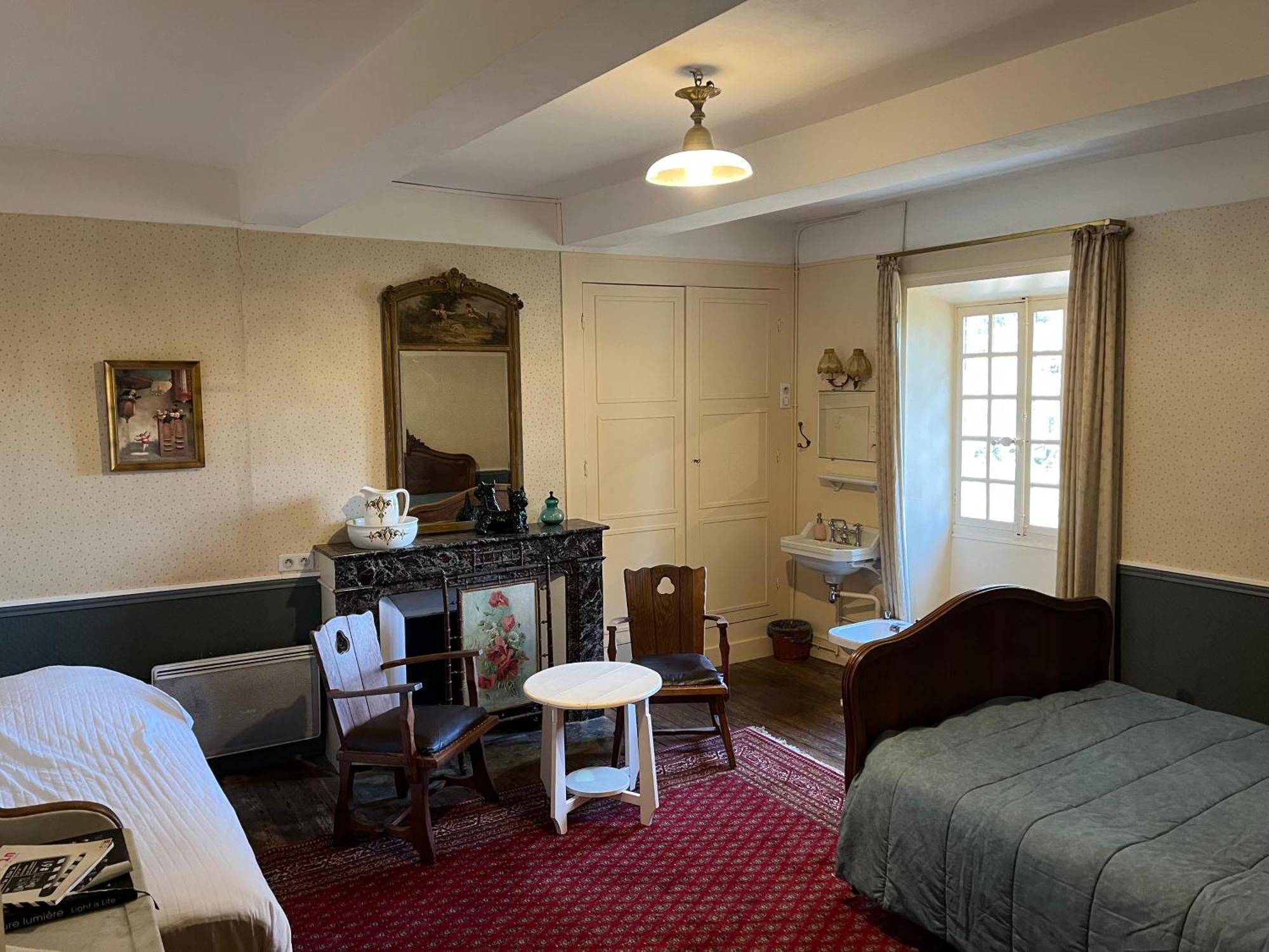 Domaine De L'Amiral Bed & Breakfast Saint-Laurent-du-Pape Bagian luar foto