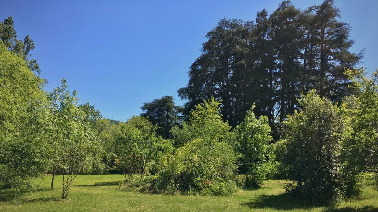 Domaine De L'Amiral Bed & Breakfast Saint-Laurent-du-Pape Bagian luar foto