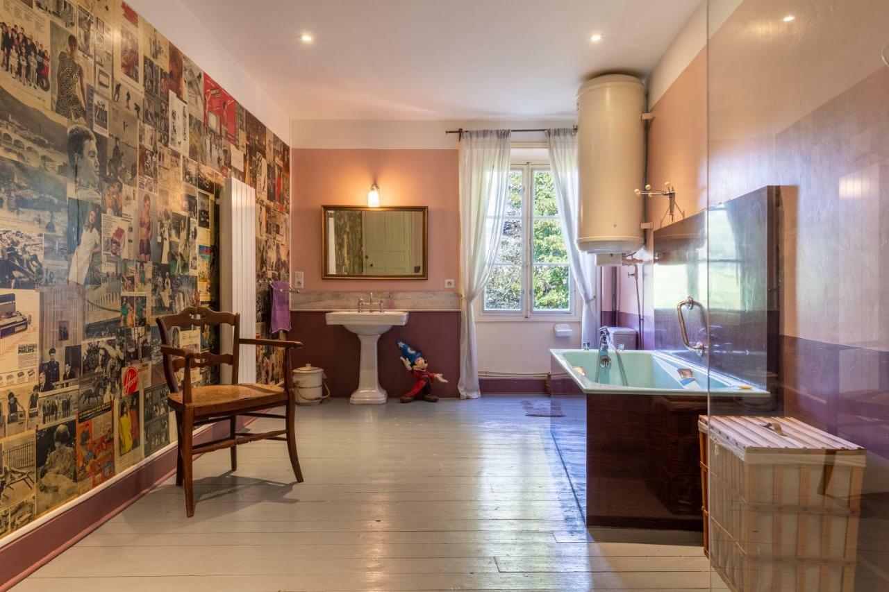 Domaine De L'Amiral Bed & Breakfast Saint-Laurent-du-Pape Bagian luar foto