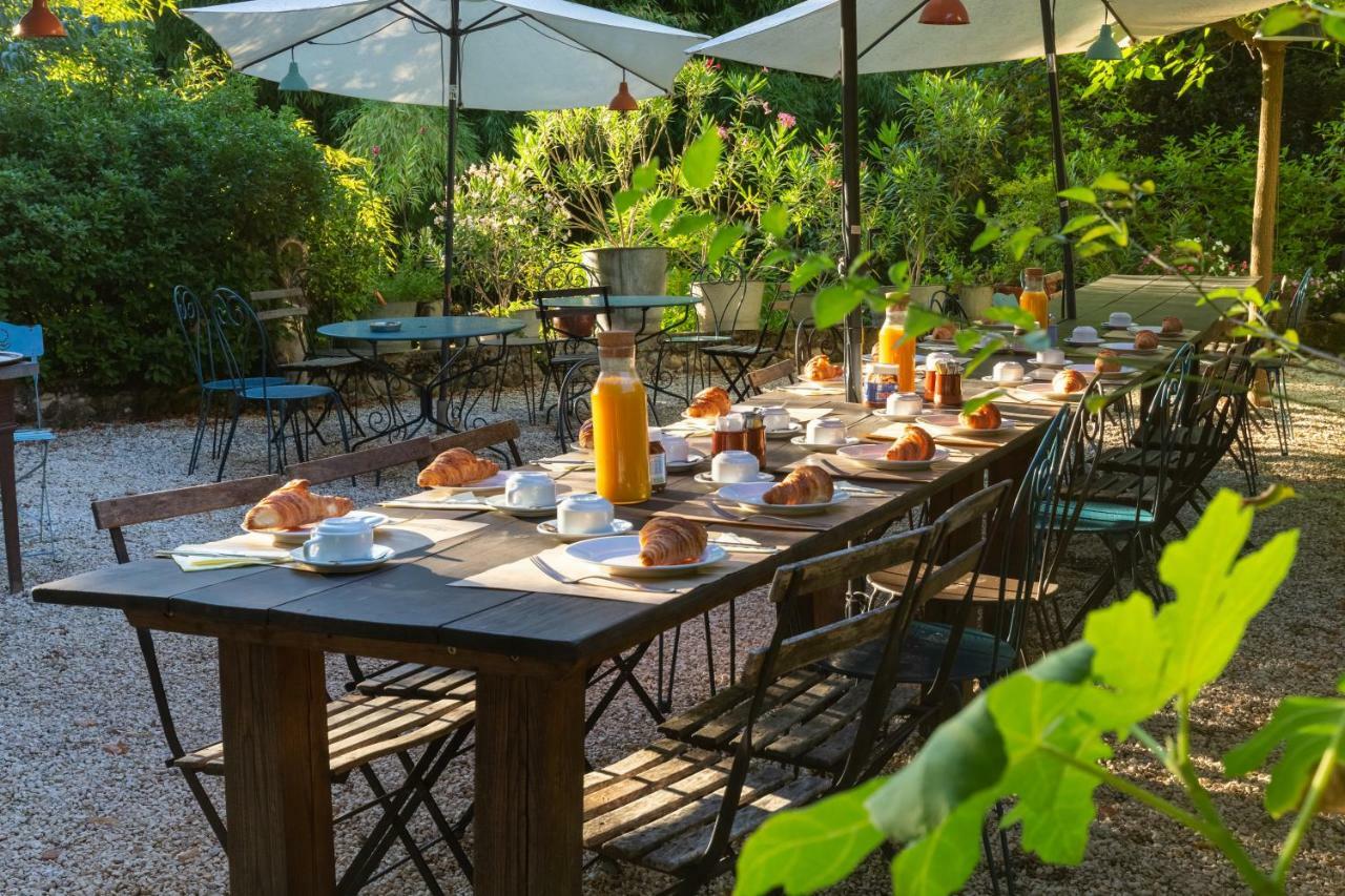 Domaine De L'Amiral Bed & Breakfast Saint-Laurent-du-Pape Bagian luar foto