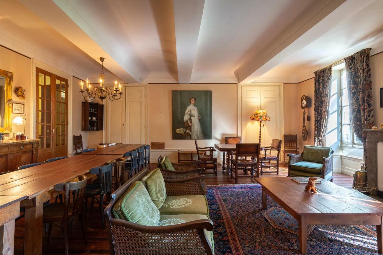 Domaine De L'Amiral Bed & Breakfast Saint-Laurent-du-Pape Bagian luar foto